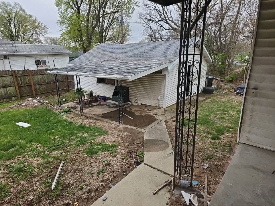 1331 South Maffit Street Decatur, IL 62521 - Photo 11 of 15 garage