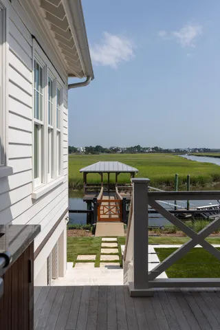 $8,250,000 | 332 Bayley Road, Daniel Island, SC 29492