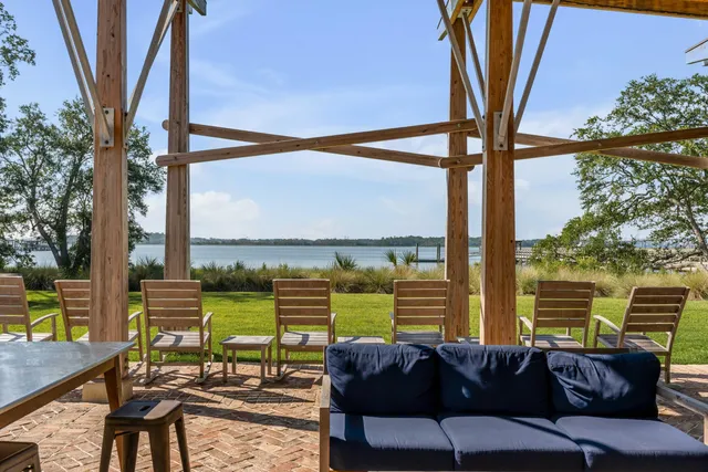 $8,250,000 | 332 Bayley Road, Daniel Island, SC 29492