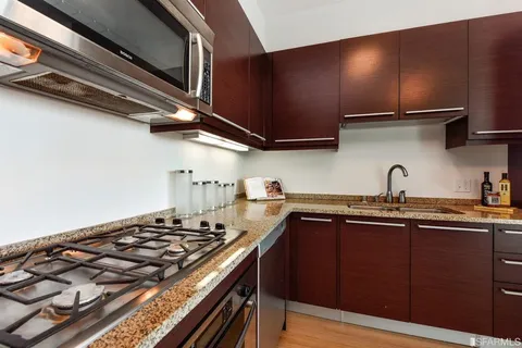 $4,995 | 425 1st Street, Unit 3204, San Francisco, CA 94105