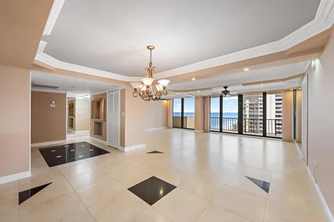 $560,000 | 4200 North Ocean Drive, Unit 11404, Singer Island, FL 33404