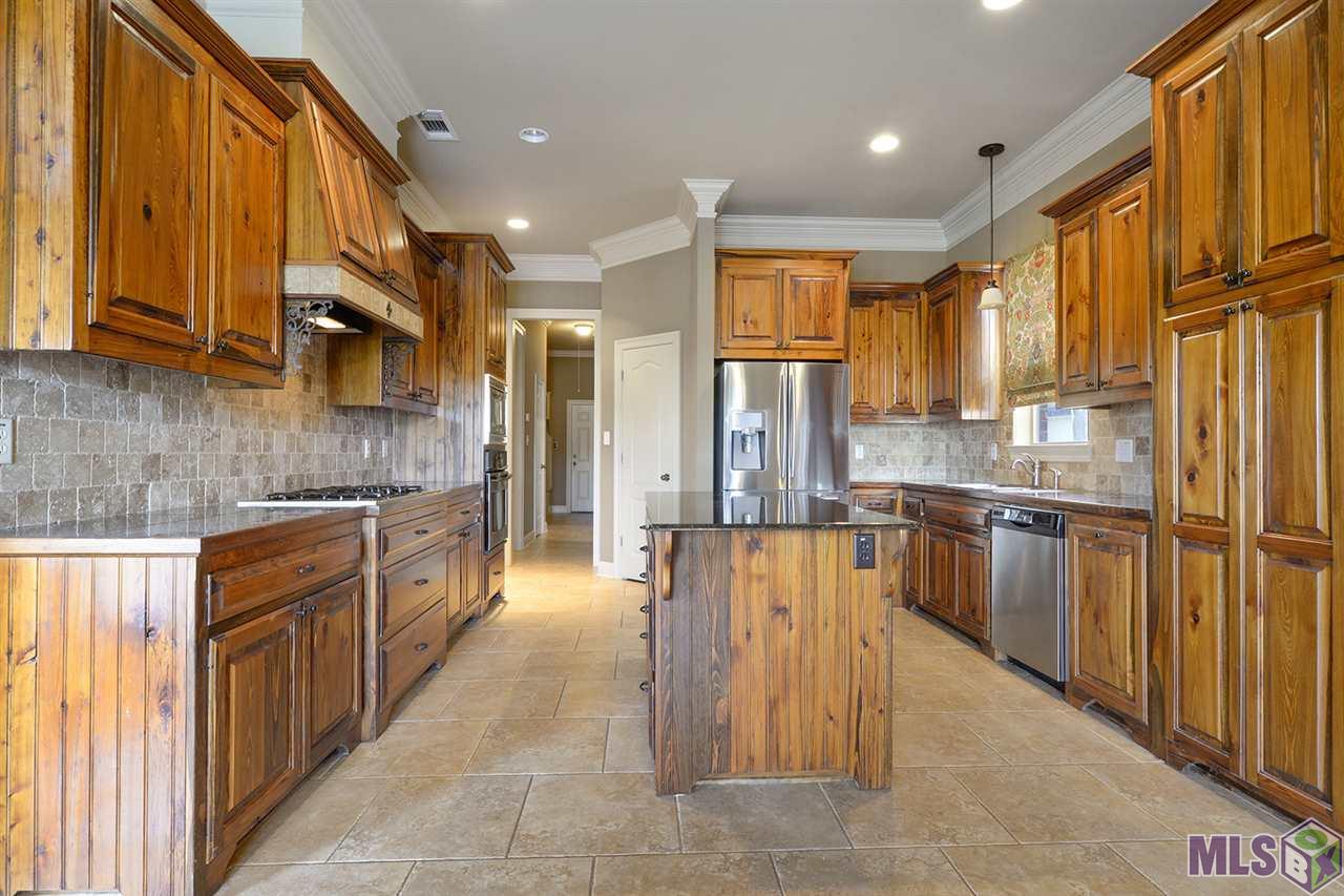 9018 Foxgate Drive Baton Rouge, LA 70809 - Photo 2 of 10