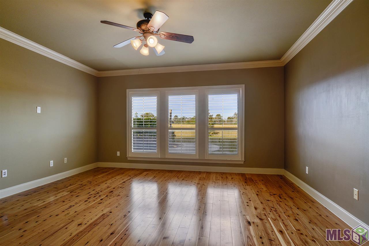 9018 Foxgate Drive Baton Rouge, LA 70809 - Photo 5 of 10