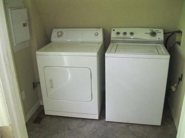 104 Meadowlark Road Blue Ridge, VA 24064 - Photo 9 of 19 a utility room with dryer and washer