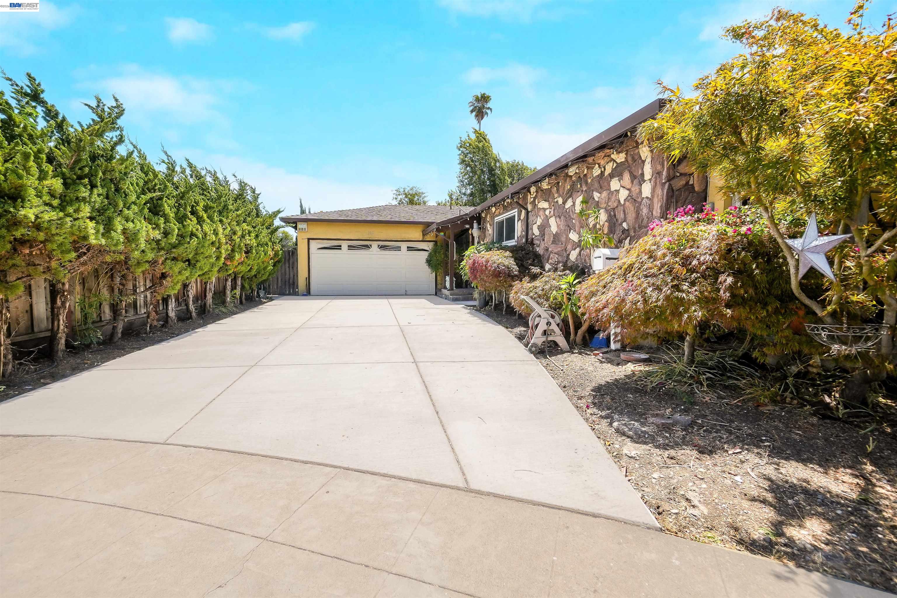 512 Teasdale Place Hayward, CA 94544 - Photo 4 of 58