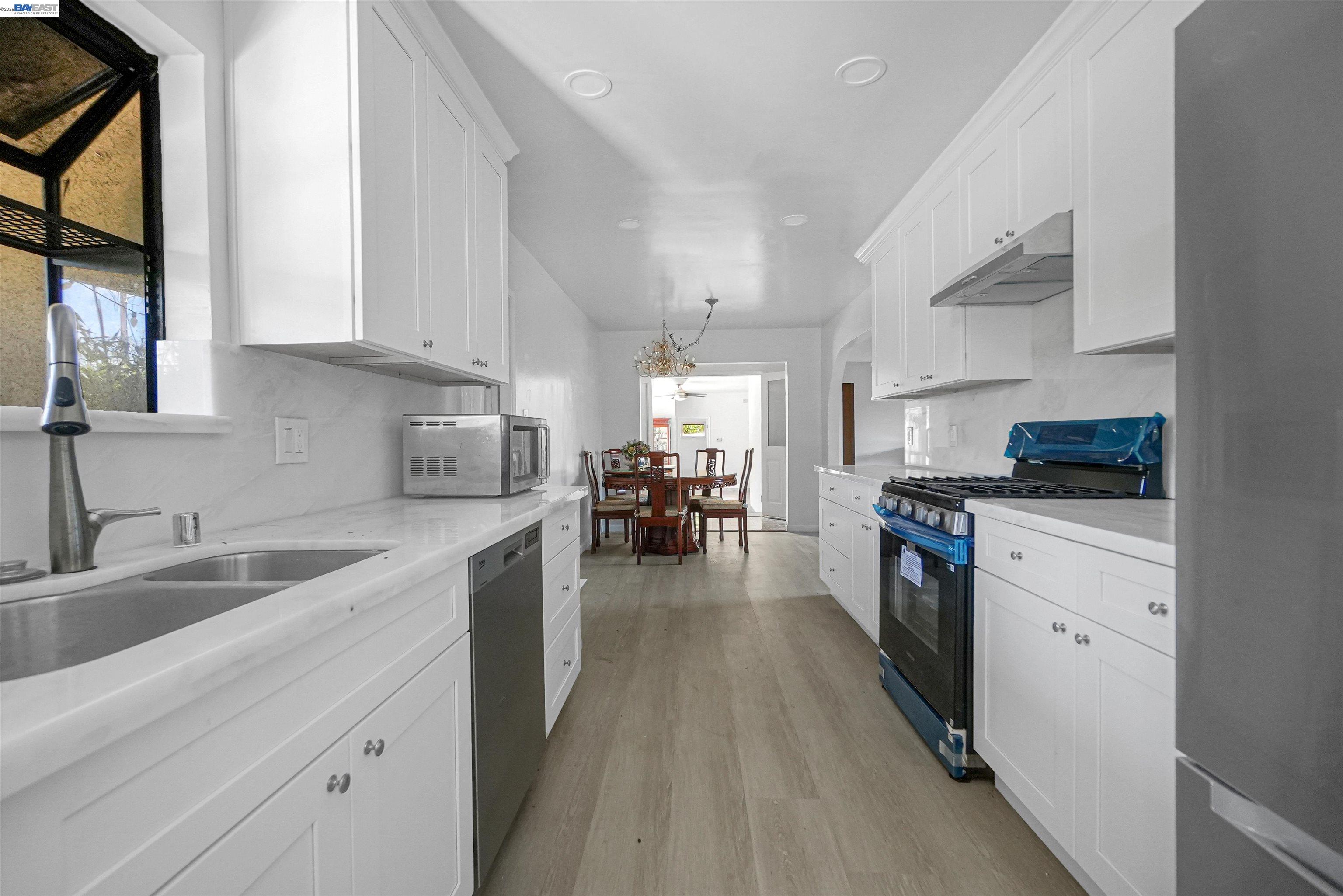 512 Teasdale Place Hayward, CA 94544 - Photo 10 of 58