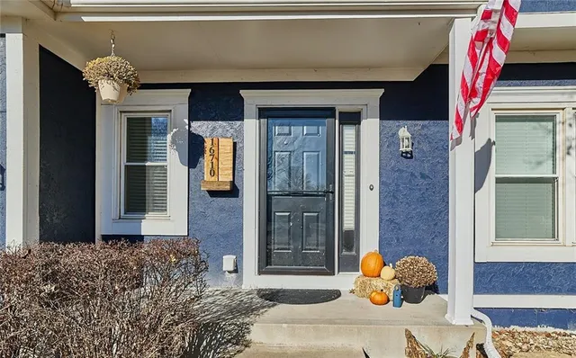 $440,000 | 16710 West 157th Street, Olathe, KS 66062