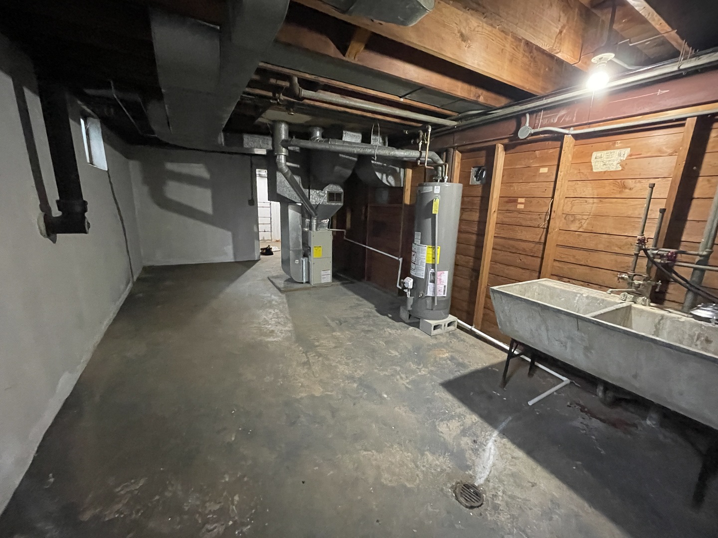 1605 Monroe Street, Unit 1 Evanston, IL 60202 - Photo 14 of 14 a view of a room with gym equipment