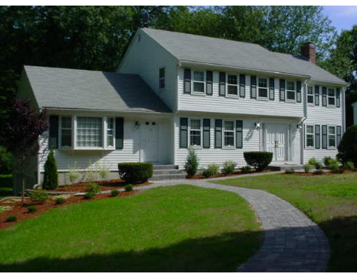 12 Bridle Path Road Andover, MA 01810 - Photo 1 of 9 Gallery Image 1