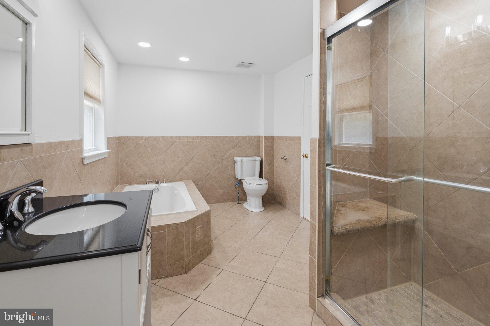 28 Hartford Road Delran, NJ 08075 - Photo 12 of 27 Modern bathroom with elegant finishes.