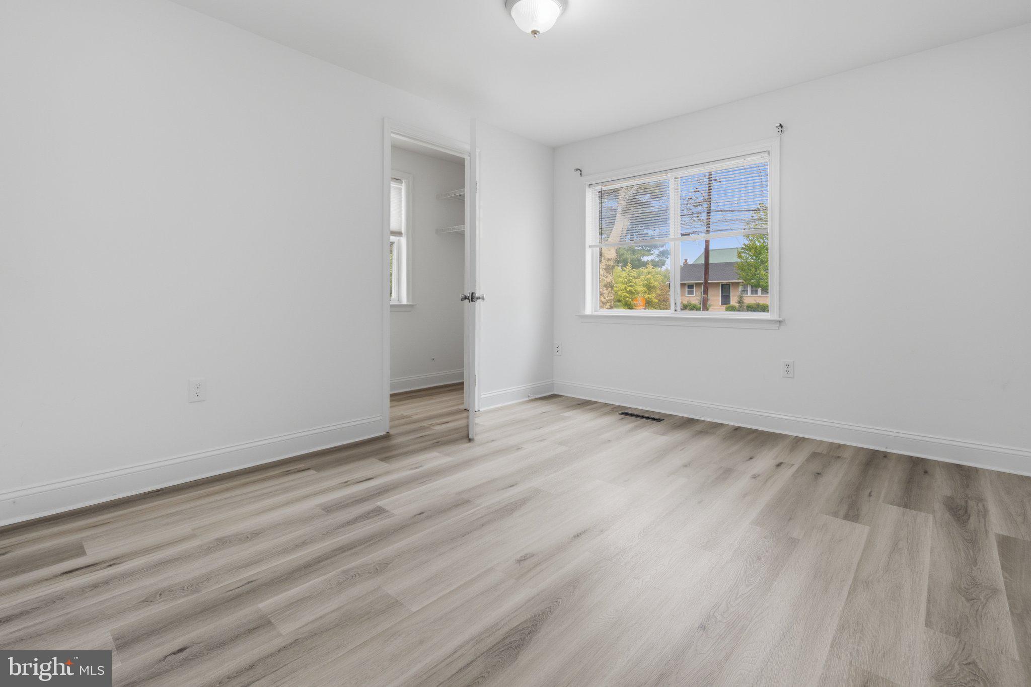 28 Hartford Road Delran, NJ 08075 - Photo 14 of 27 Bright and airy modern space.