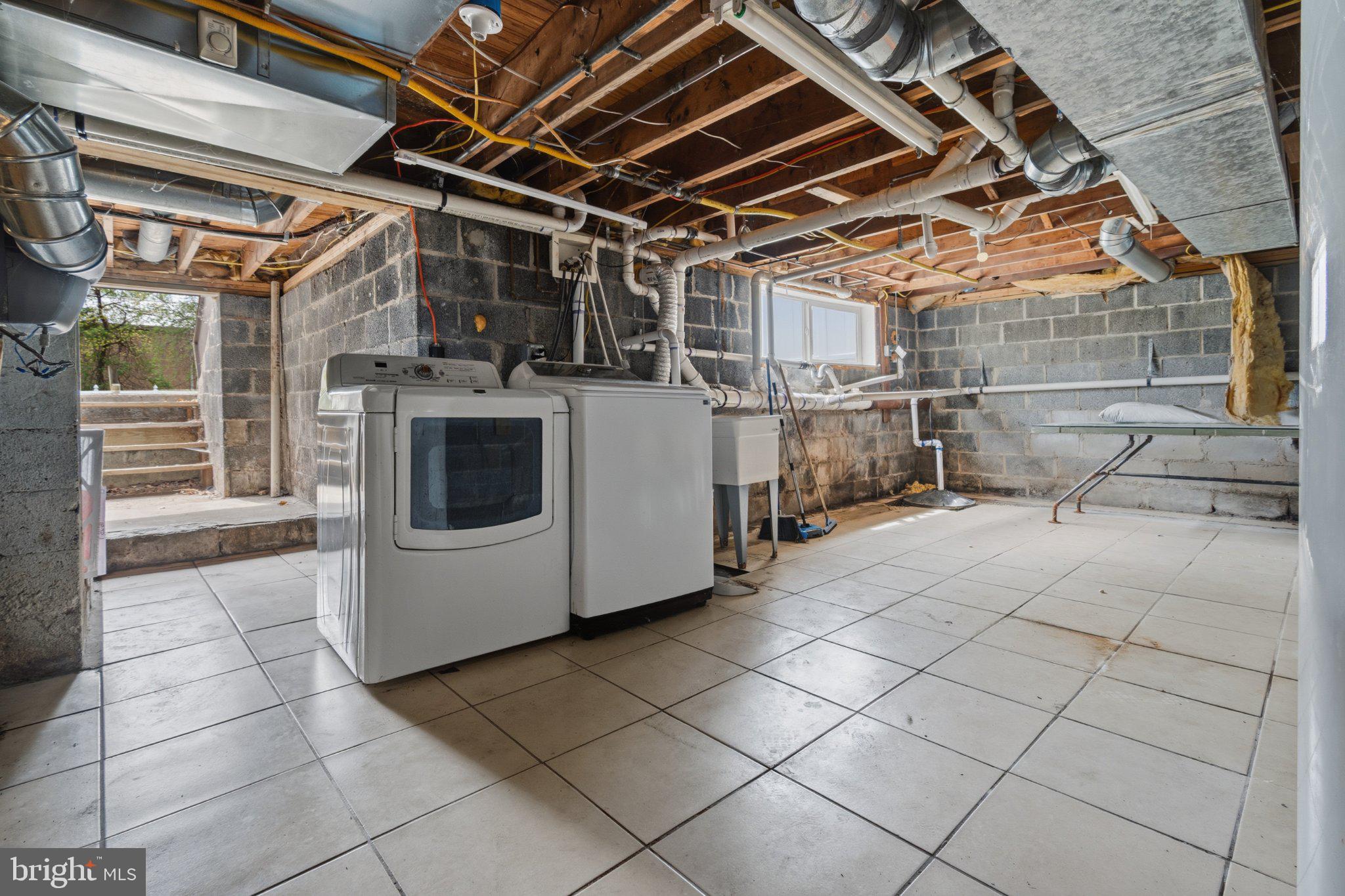 28 Hartford Road Delran, NJ 08075 - Photo 18 of 27 Spacious basement laundry area.