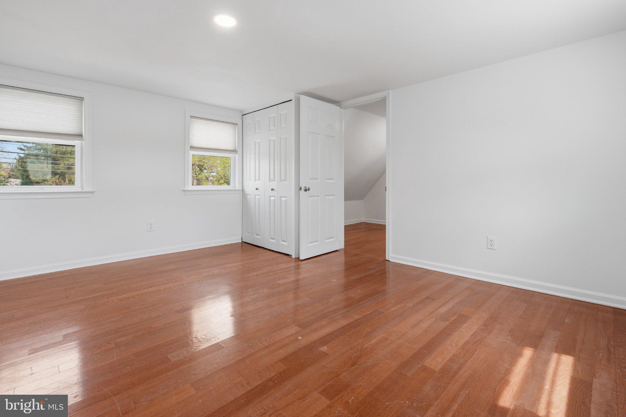 28 Hartford Road Delran, NJ 08075 - Photo 21 of 27 Bright and airy open space awaits.