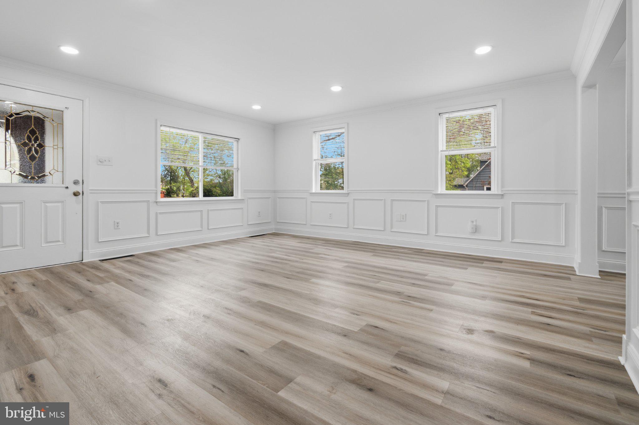 28 Hartford Road Delran, NJ 08075 - Photo 7 of 27 Bright and airy open space awaits.