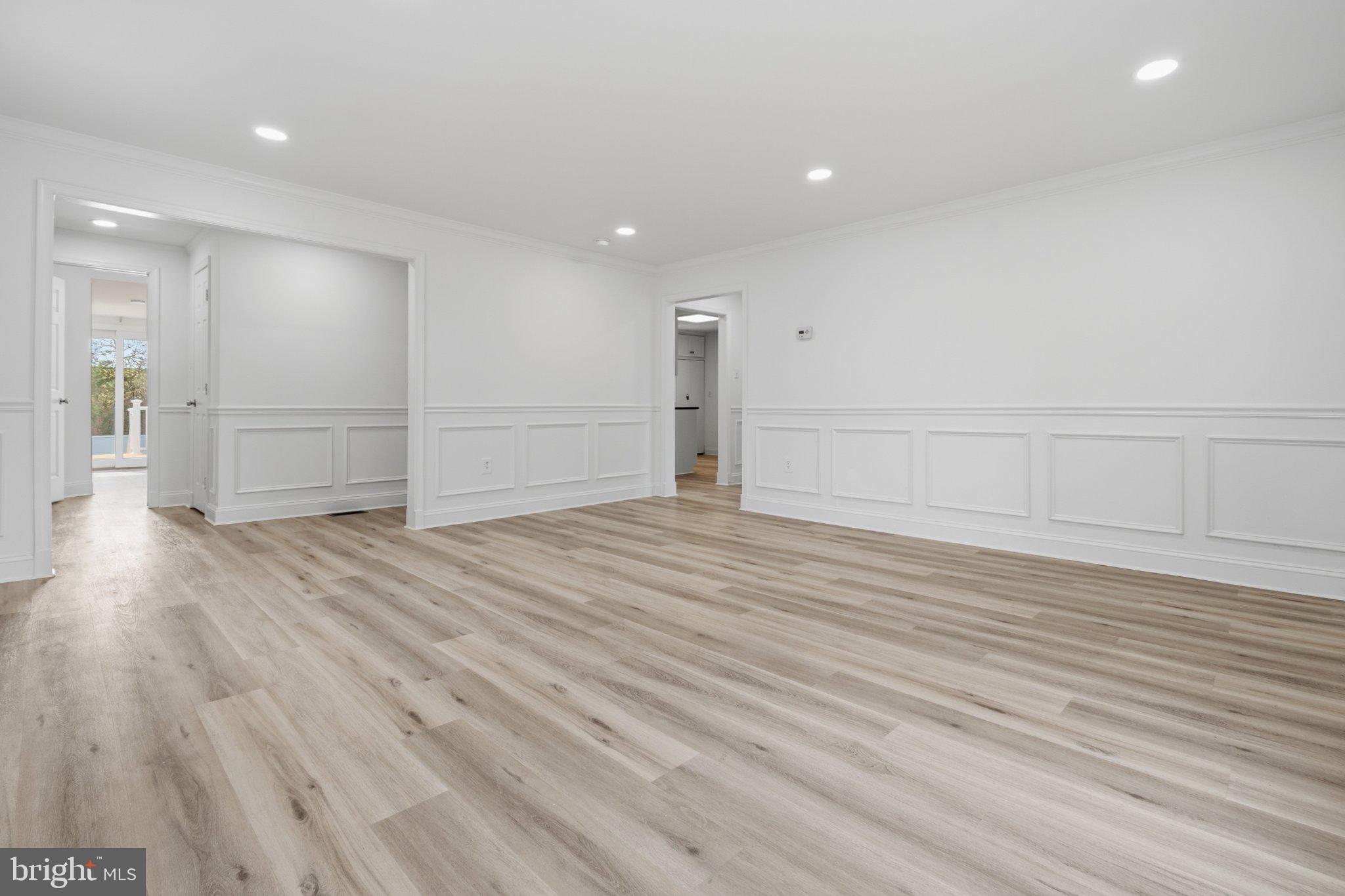 28 Hartford Road Delran, NJ 08075 - Photo 8 of 27 Bright and airy open space awaits.