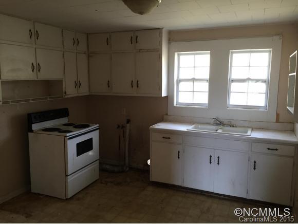 28 Lawson Ridge Road Leicester, NC 28748 - Photo 4 of 8 Gallery Image 4