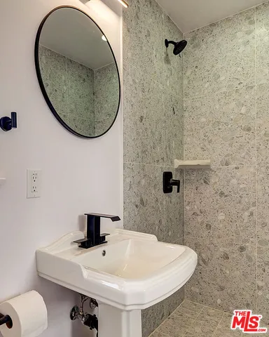 $6,999 | 7101 West 85th Street, Los Angeles, CA 90045