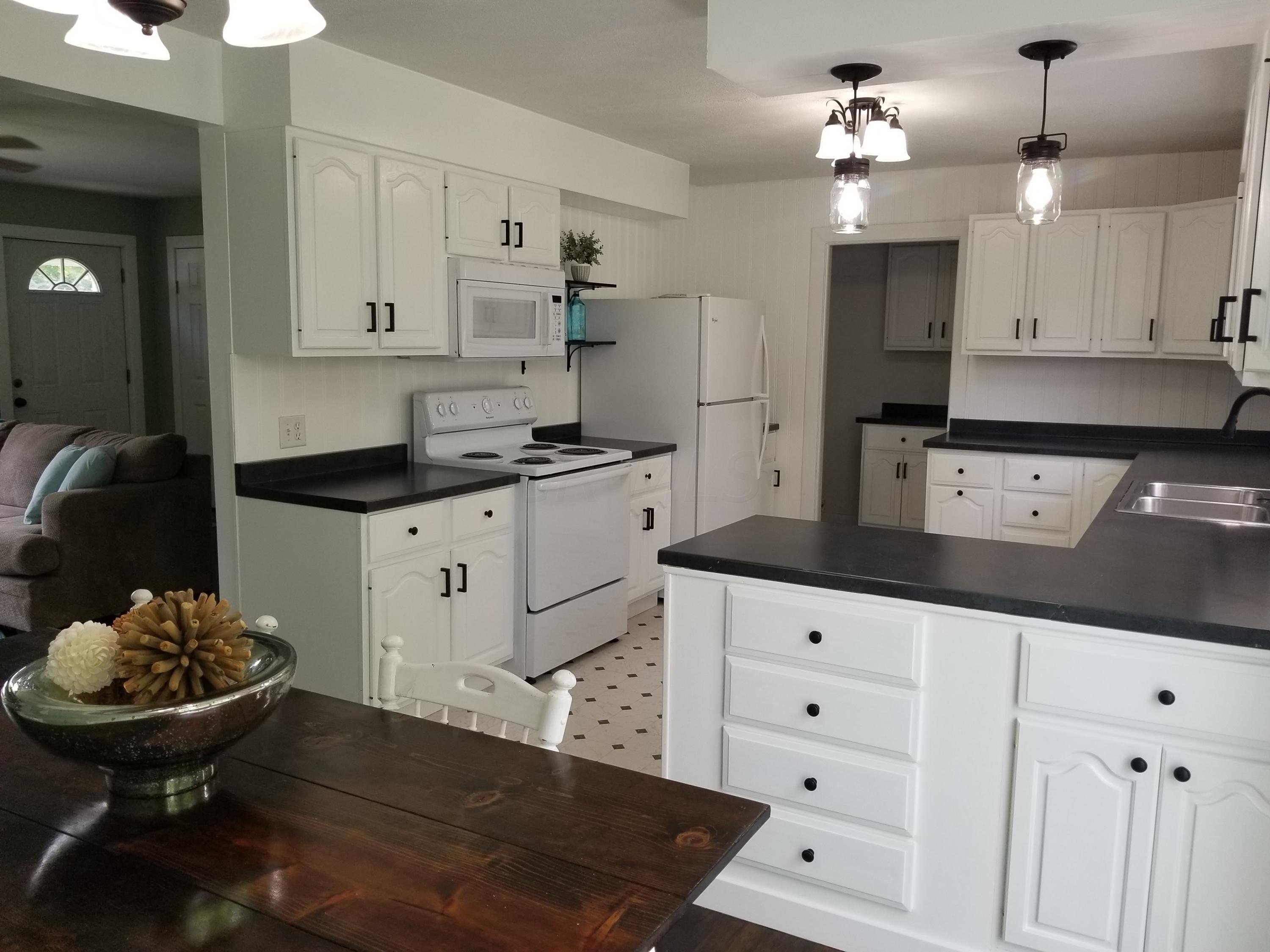 519 Lower Green Valley Road Mount Vernon, OH 43050 - Photo 11 of 37