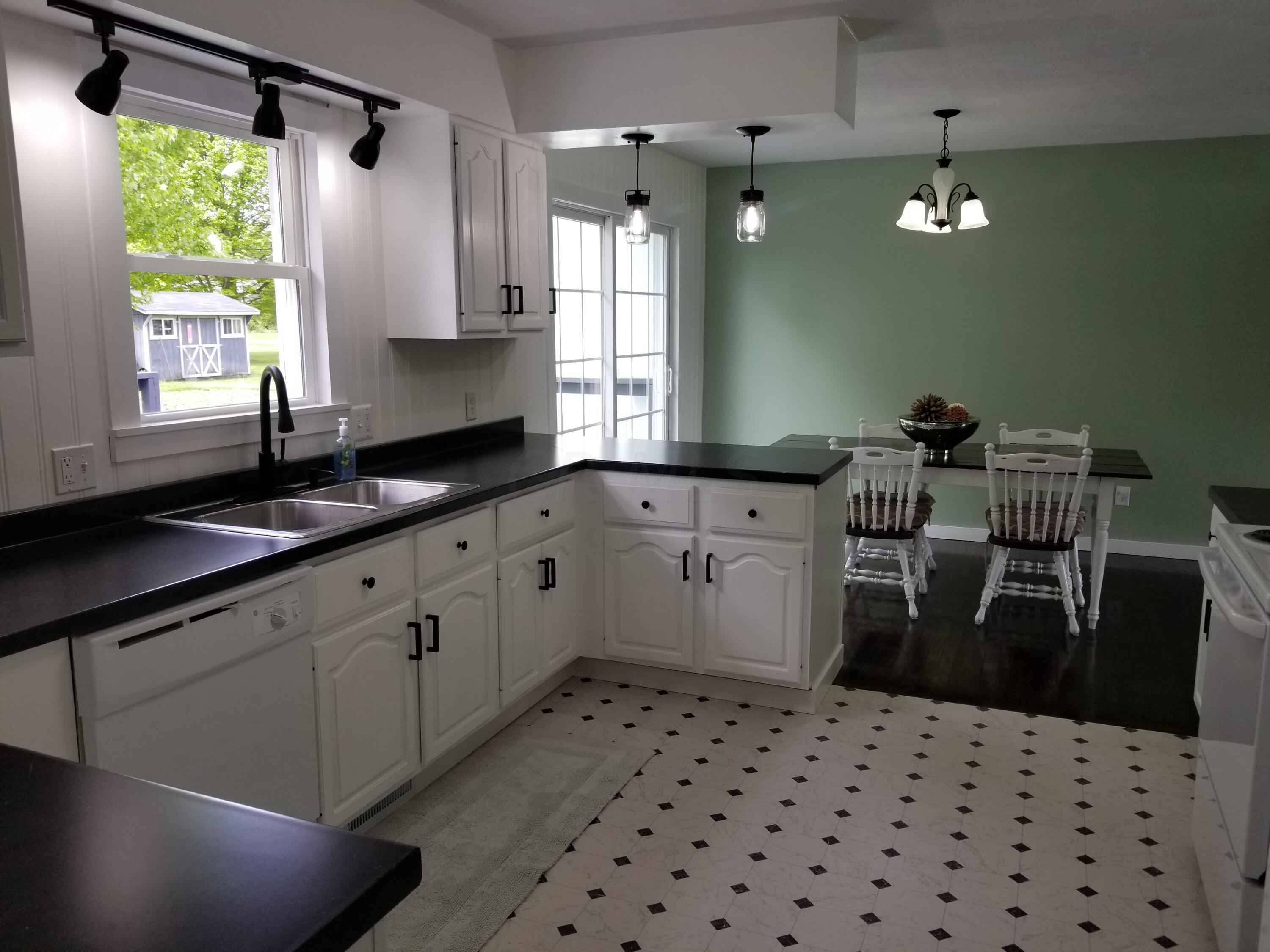 519 Lower Green Valley Road Mount Vernon, OH 43050 - Photo 12 of 37