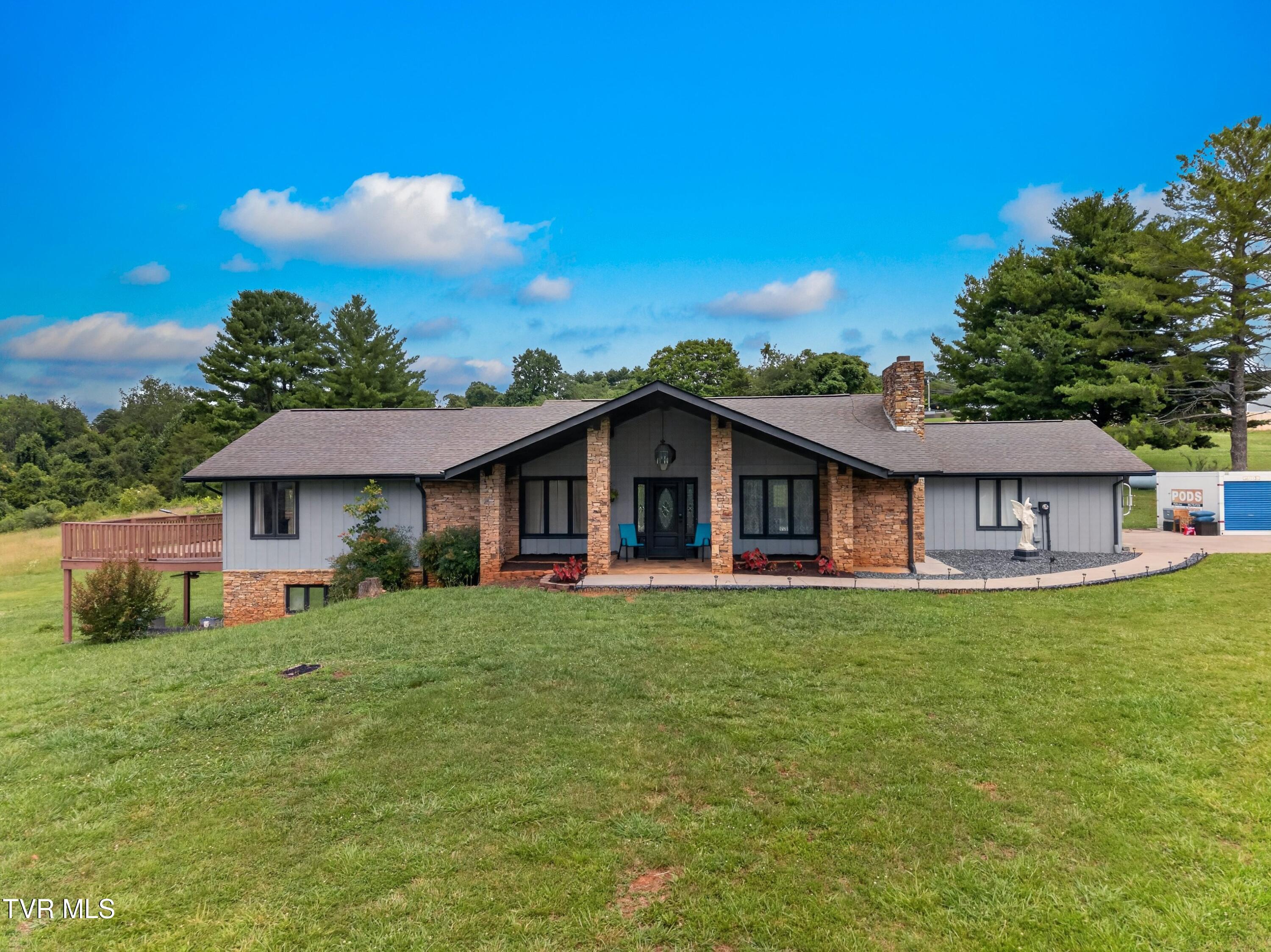 383 Cate Byrd Road Kodak, TN 37764 - Photo 1 of 51 001-383CateByrdRoad-Kodak-TN-37764-SMALL
