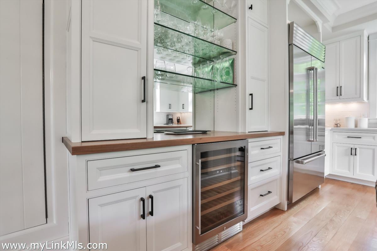 54 Fuller Street Edgartown, MA 02539 - Photo 10 of 31