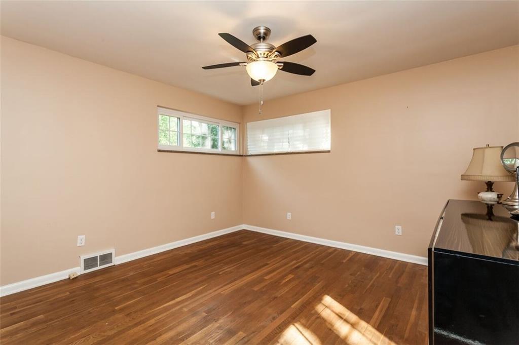 136 Jacks Run Road Pittsburgh, PA 15214 - Photo 14 of 24 Gallery Image 14