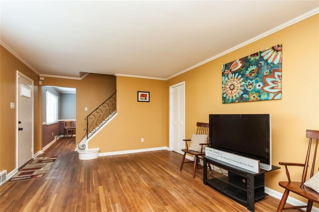 136 Jacks Run Road Pittsburgh, PA 15214 - Photo 6 of 24 Gallery Image 6