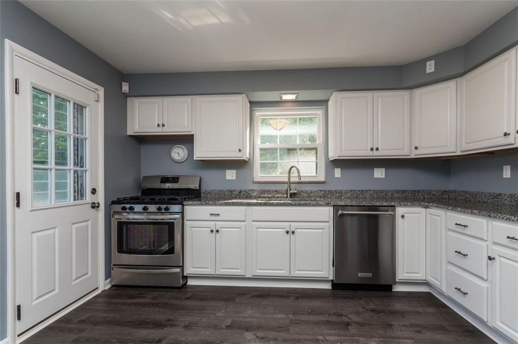 136 Jacks Run Road Pittsburgh, PA 15214 - Photo 9 of 24 Gallery Image 9