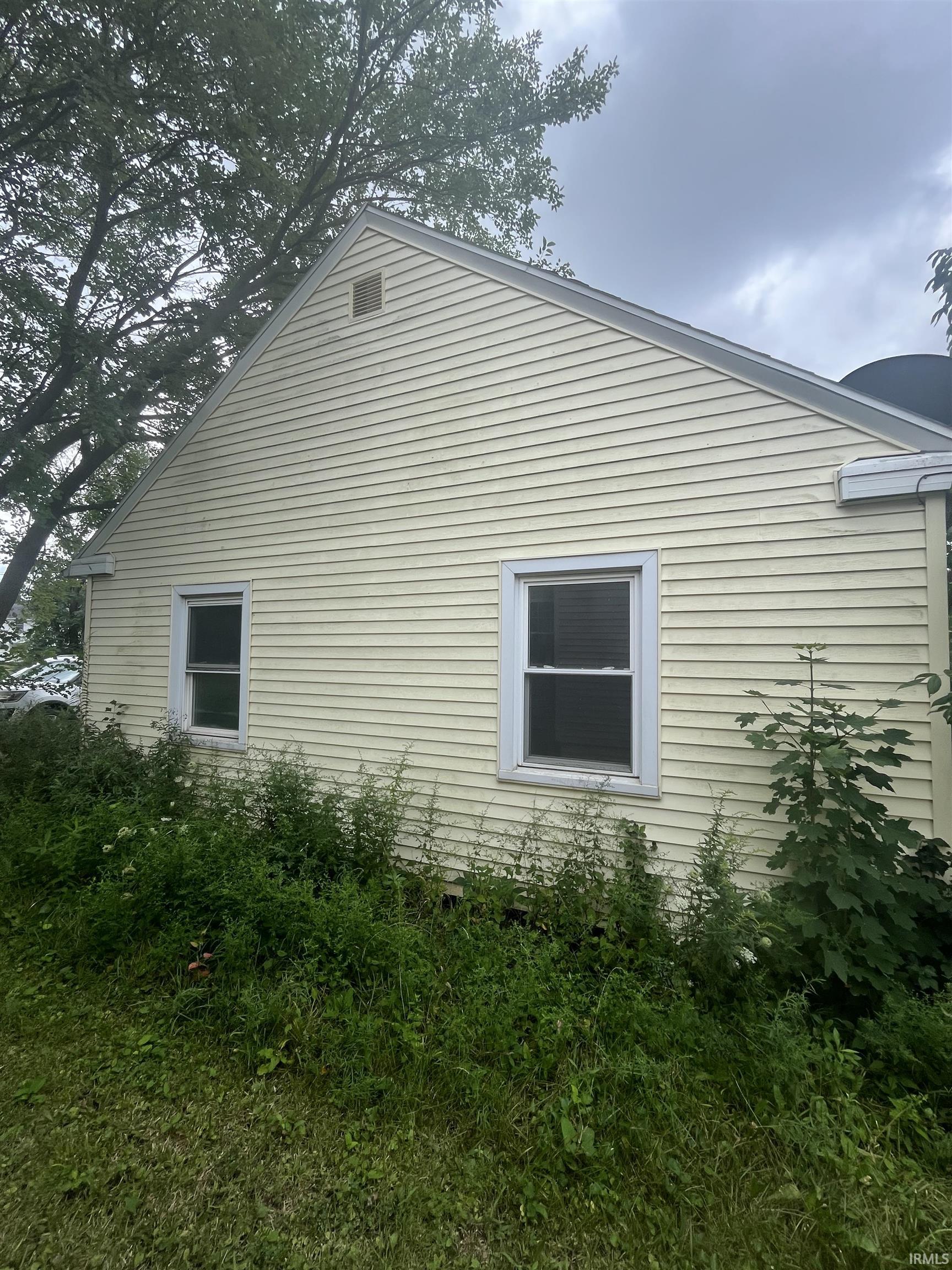 1222 Irving Way Anderson, IN 46016 - Photo 3 of 7