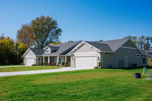 $2,380 | 3209 West Bartlett Drive, New Haven, IN 46774