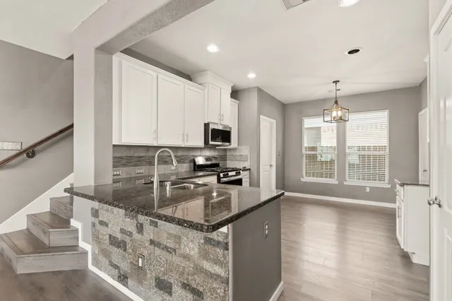 $2,500 | 12102 Sempione Drive, Richmond, TX 77406