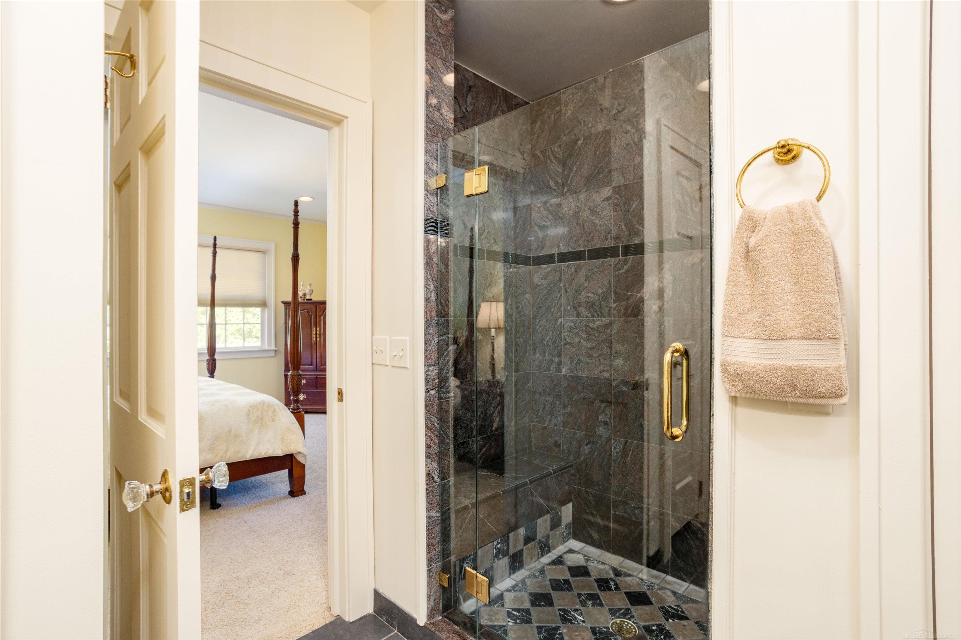 1427 Yorkshire Road Grosse Pointe, MI 48230 - Photo 28 of 68 50144126-d633e48b-1a28-4a70-a82b-6778b1852fce.JPG