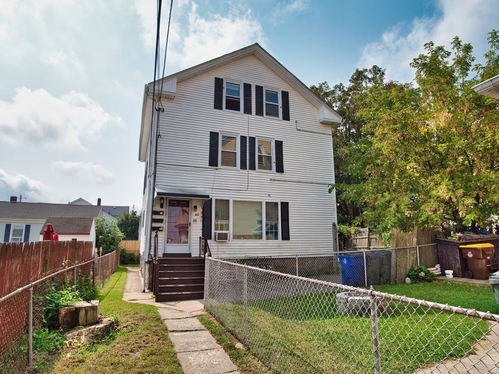 219 Buffinton Street Fall River, MA 02721 - Photo 1 of 40