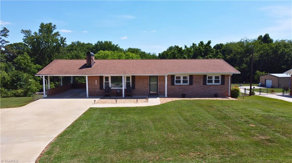 1458 Cartpath Road North Wilkesboro, NC 28659 - Photo 2 of 28
