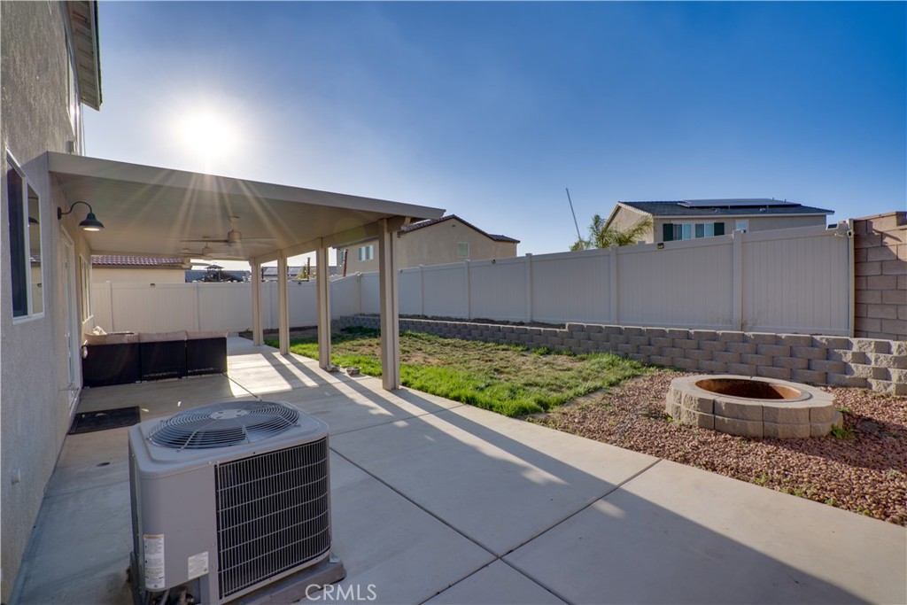 1328 Prosperity Place Hemet, CA 92543 - Photo 36 of 40 a view of a backyard with sitting area