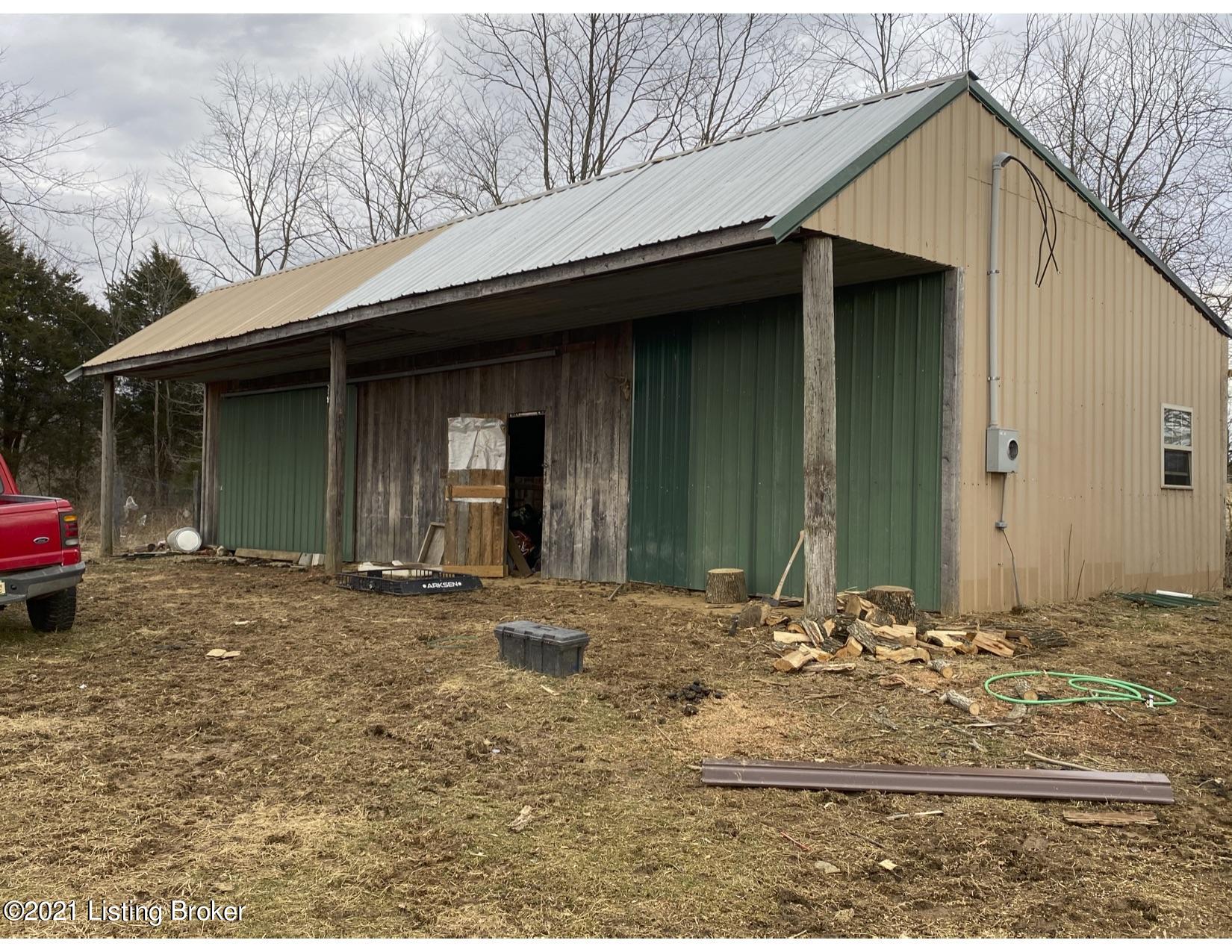 148 Travis Road Taylorsville, KY 40071 - Photo 4 of 9 Barn