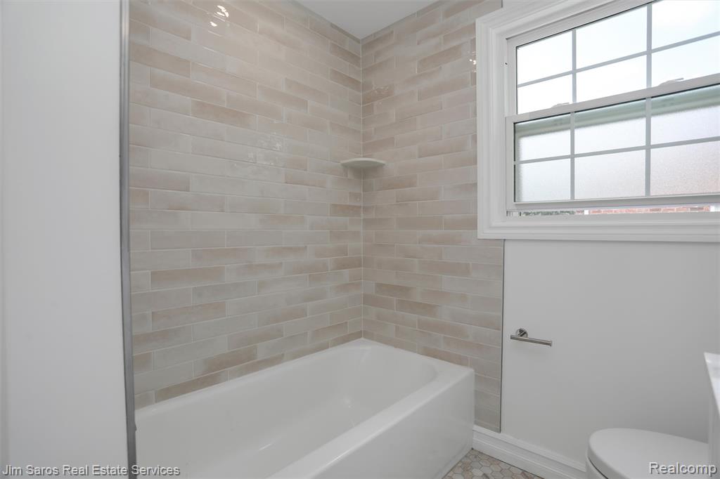 249 Ridgemont Road Grosse Pointe, MI 48236 - Photo 22 of 31