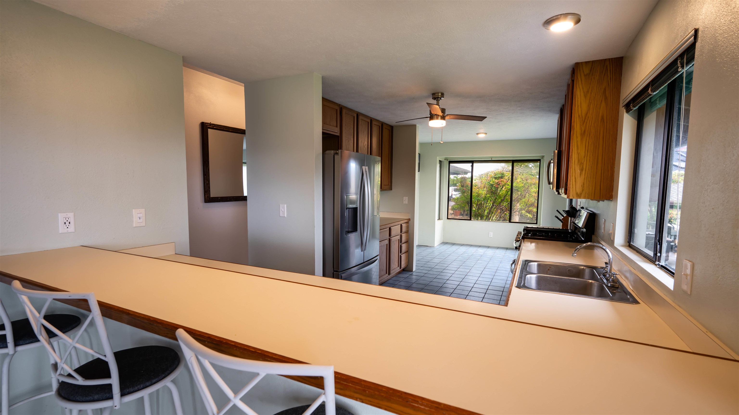657 Mapuana Place Wailuku, HI 96793 - Photo 11 of 30 a view of kitchen and living room