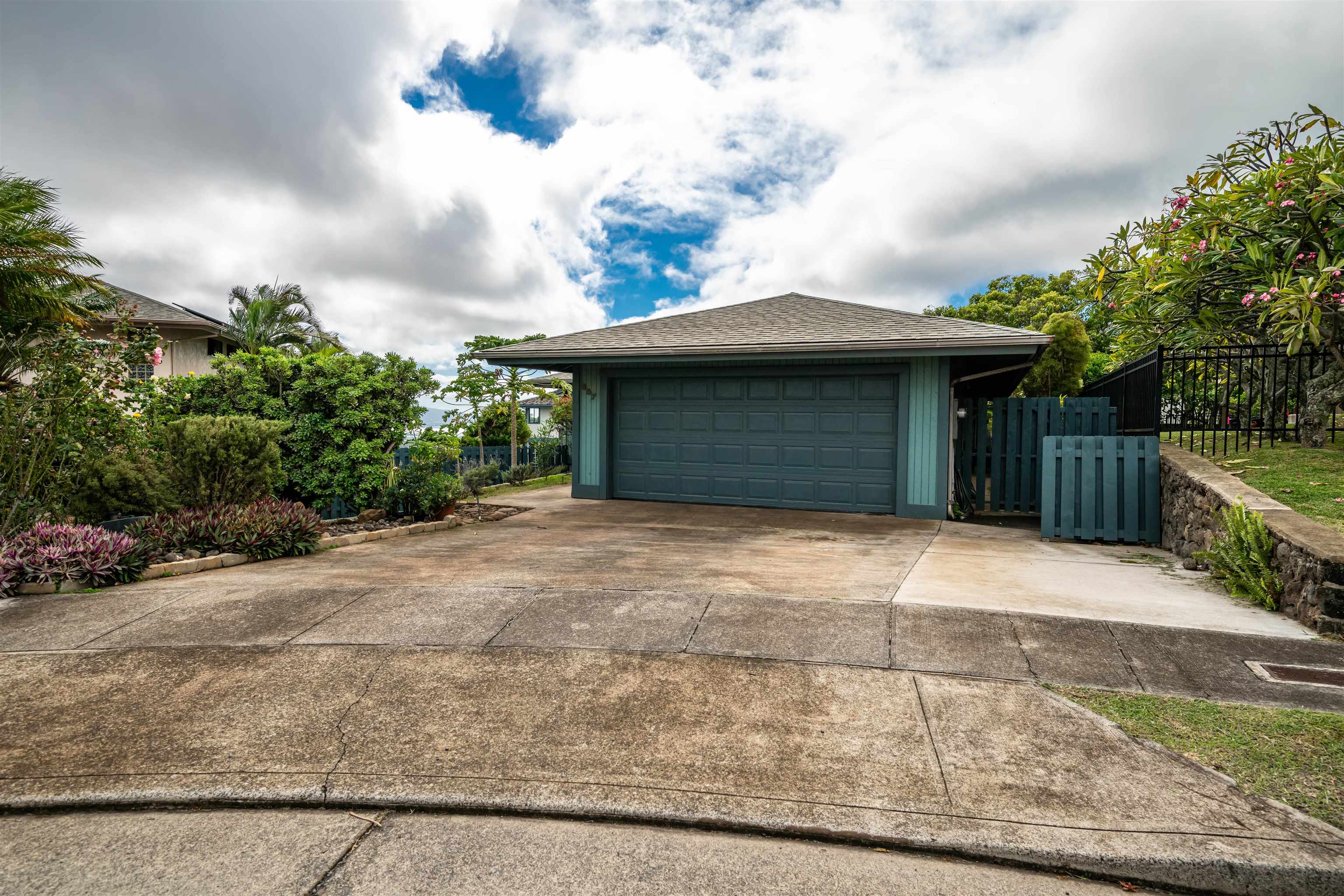 657 Mapuana Place Wailuku, HI 96793 - Photo 19 of 30 a house with a outdoor space