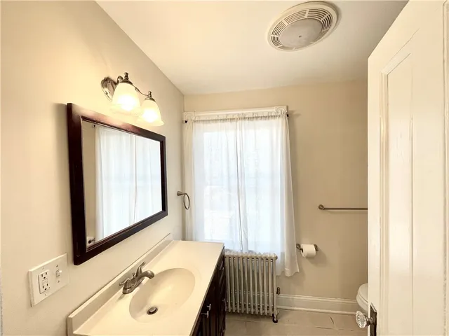 $2,650 | 14 Dresser Street, Unit 7, Newport, RI 02840