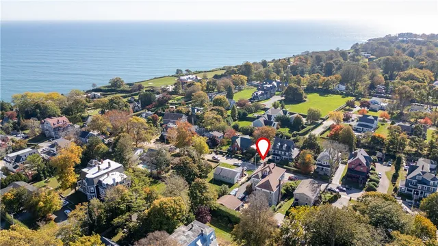 $2,650 | 14 Dresser Street, Unit 7, Newport, RI 02840