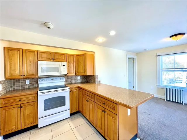 $2,650 | 14 Dresser Street, Unit 7, Newport, RI 02840