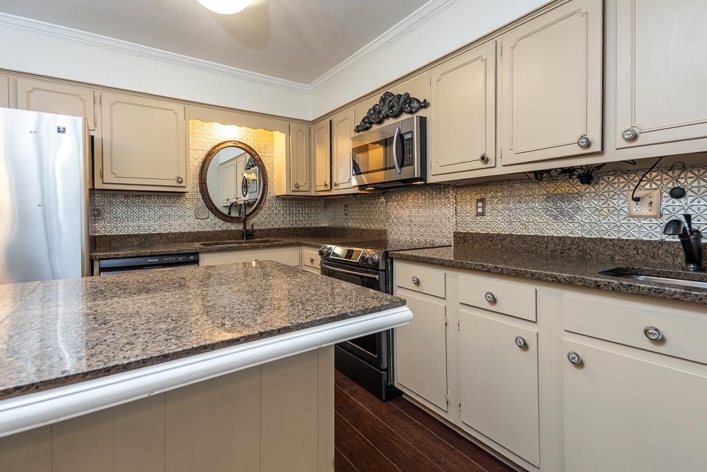 863 South Yates Road, Unit 3 Memphis, TN 38120 - Photo 11 of 36 Gallery Image 11