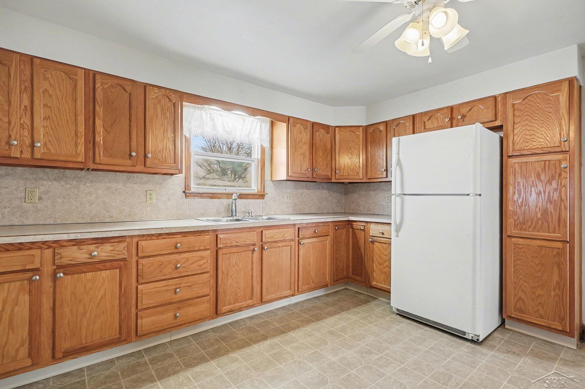 4500 Peet Road Chesaning, MI 48616 - Photo 10 of 23 50198538-c7a2203d-8ba3-43c8-8c02-a8b97a77a0b1.JPG
