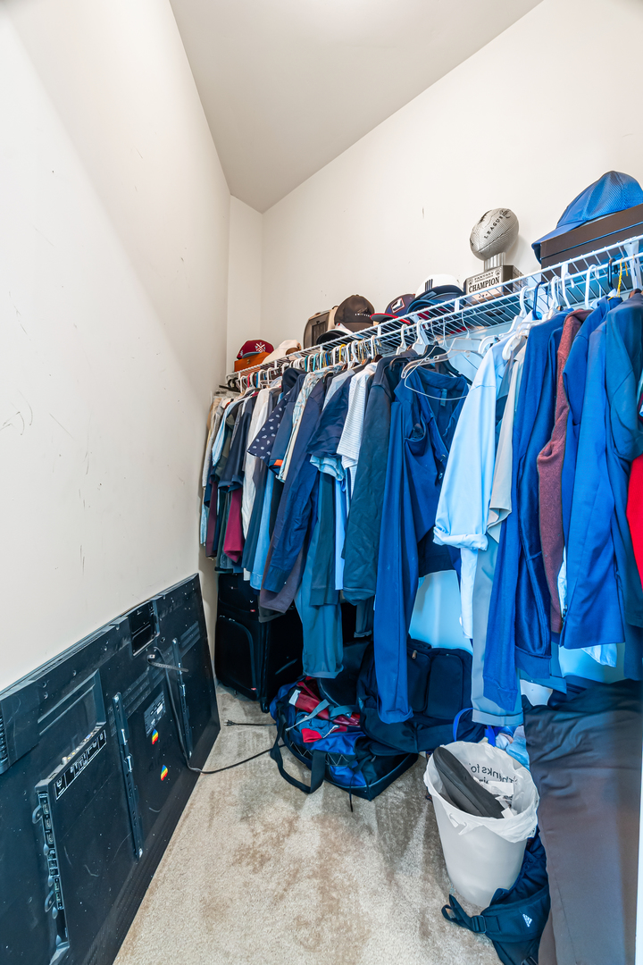 437 West Division Street, Unit 814 Chicago, IL 60610 - Photo 4 of 19
