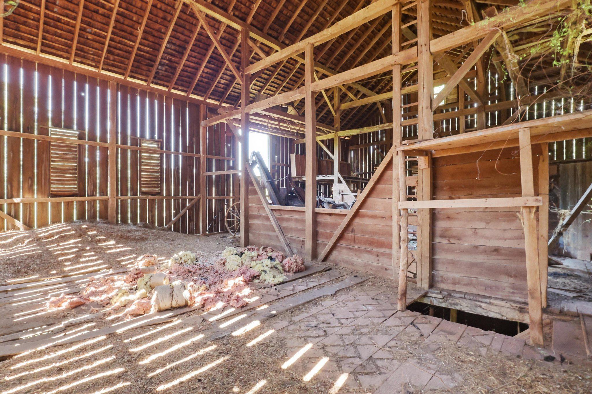 2519 Robert Arthur Road Westminster, MD 21158 - Photo 70 of 78 Interior of the barn upper level