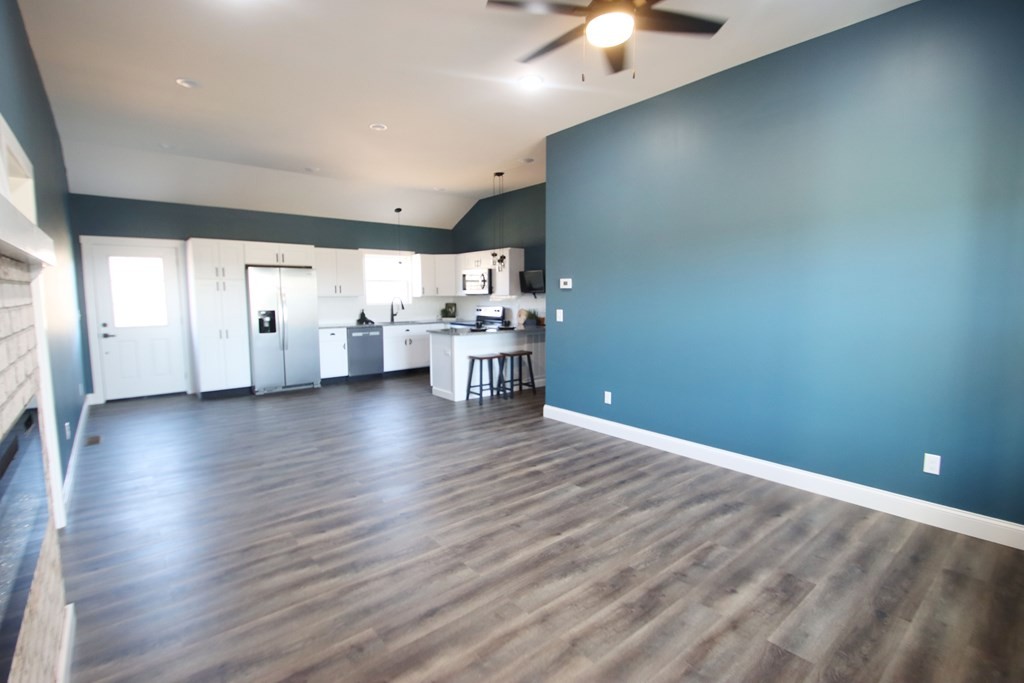 11799 Old Kentucky Road Walling, TN 38587 - Photo 5 of 20 Gallery Image 5
