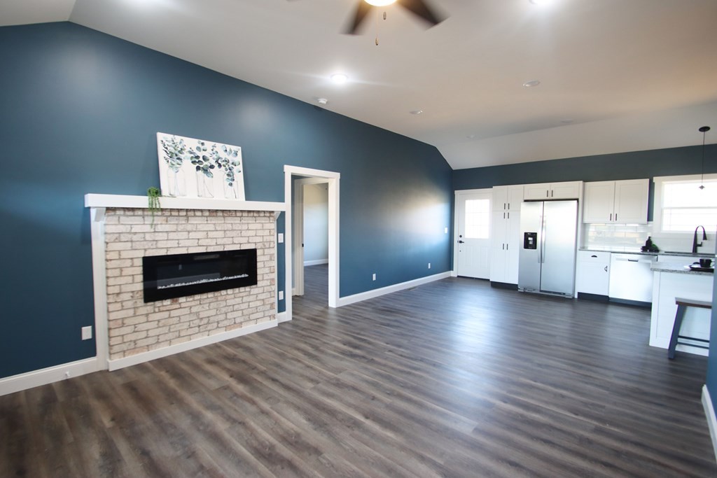 11799 Old Kentucky Road Walling, TN 38587 - Photo 6 of 20 Gallery Image 6