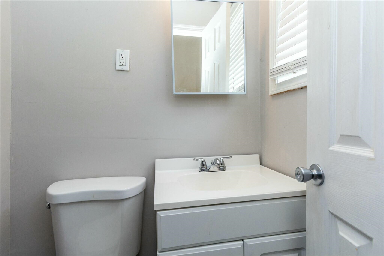2100 Grange Road Trenton, MI 48183 - Photo 28 of 48 Gallery Image 28