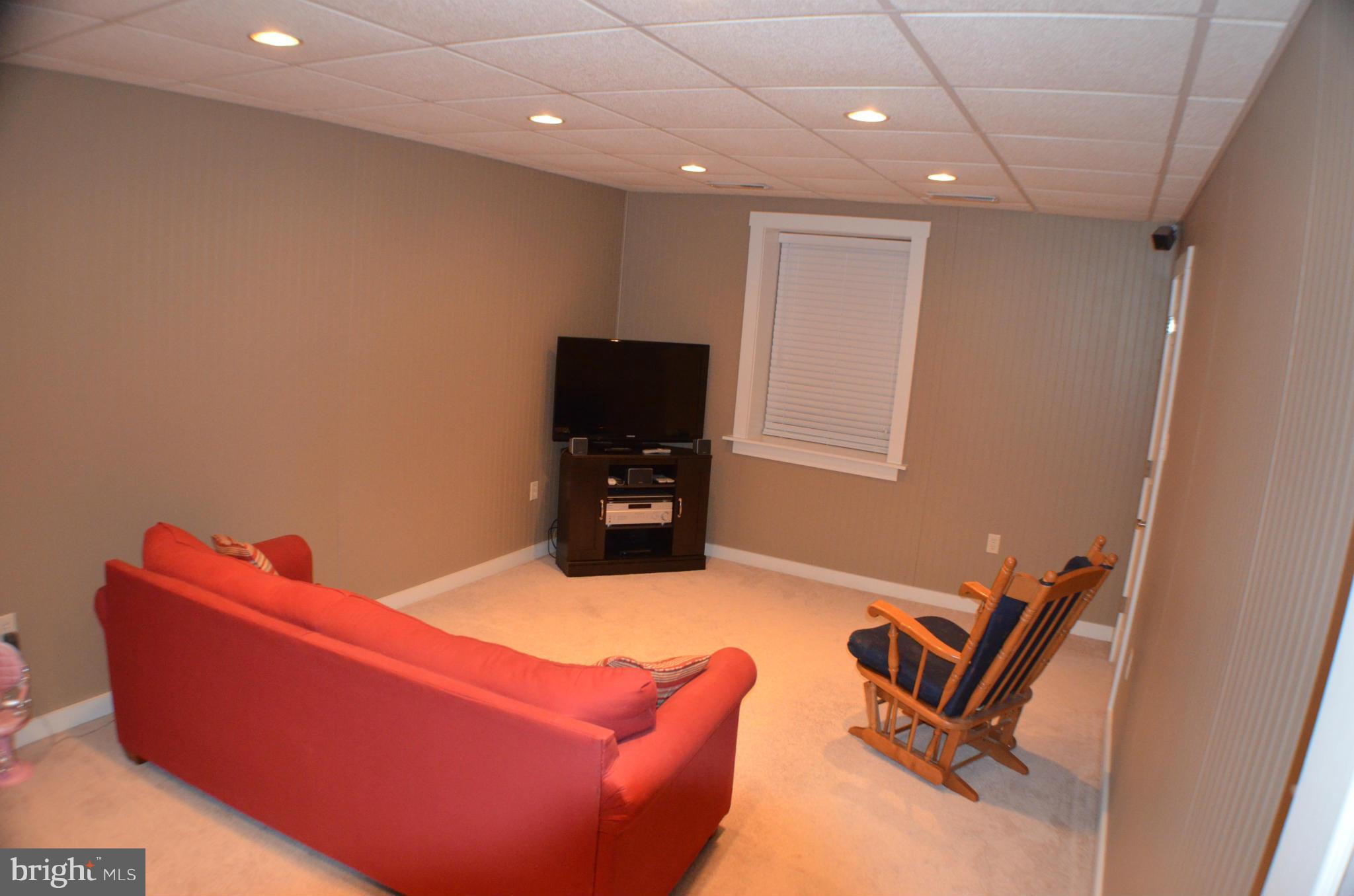 12005 Mapleville Road Smithsburg, MD 21783 - Photo 14 of 21 Family Room